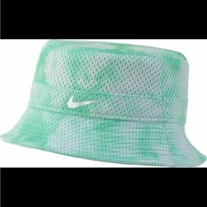 Nike Women's Sportswear Bucket Hat Green White DH1366-342 L/XL